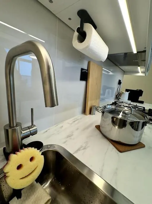 Brand New Studio - Comfy & Wfh Dubai United Arab Emirates